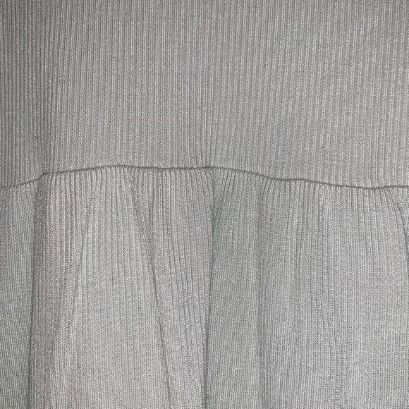 woman’s tank - Picture 1 of 2